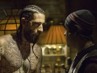 Стоп-кадр из фильма «Крутые кексы». Стоп-кадр из фильма «Крутые кексы».